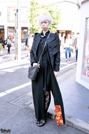 Short Silver Hairstyle & All-Black Fashion in Harajuku – Tokyo Fashion