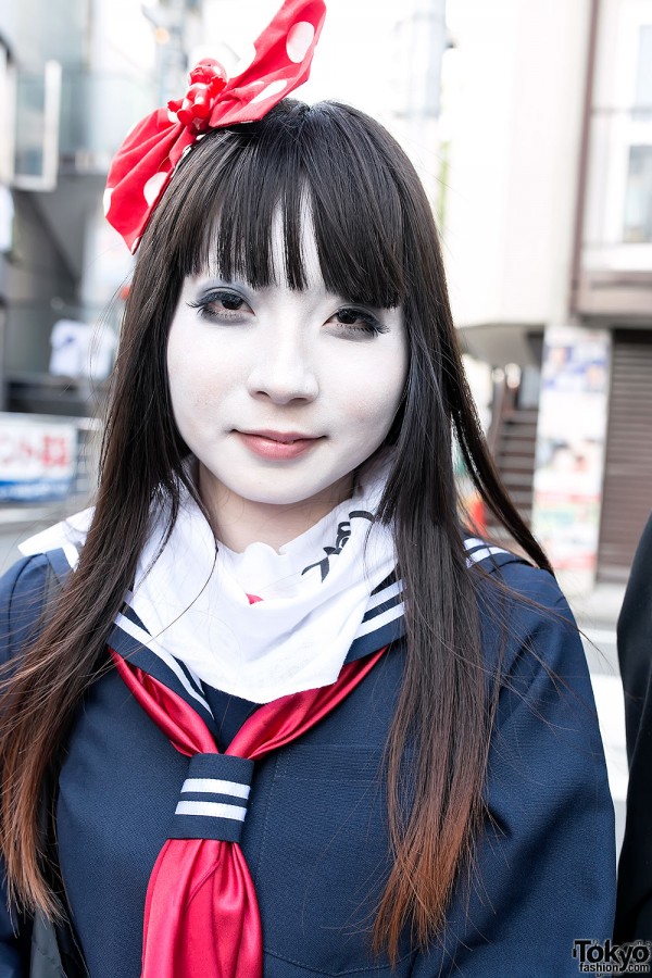 Shironuri Schoolgirl in Harajuku