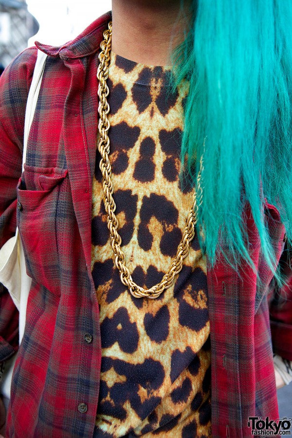 Chain Necklace & Blue Hair