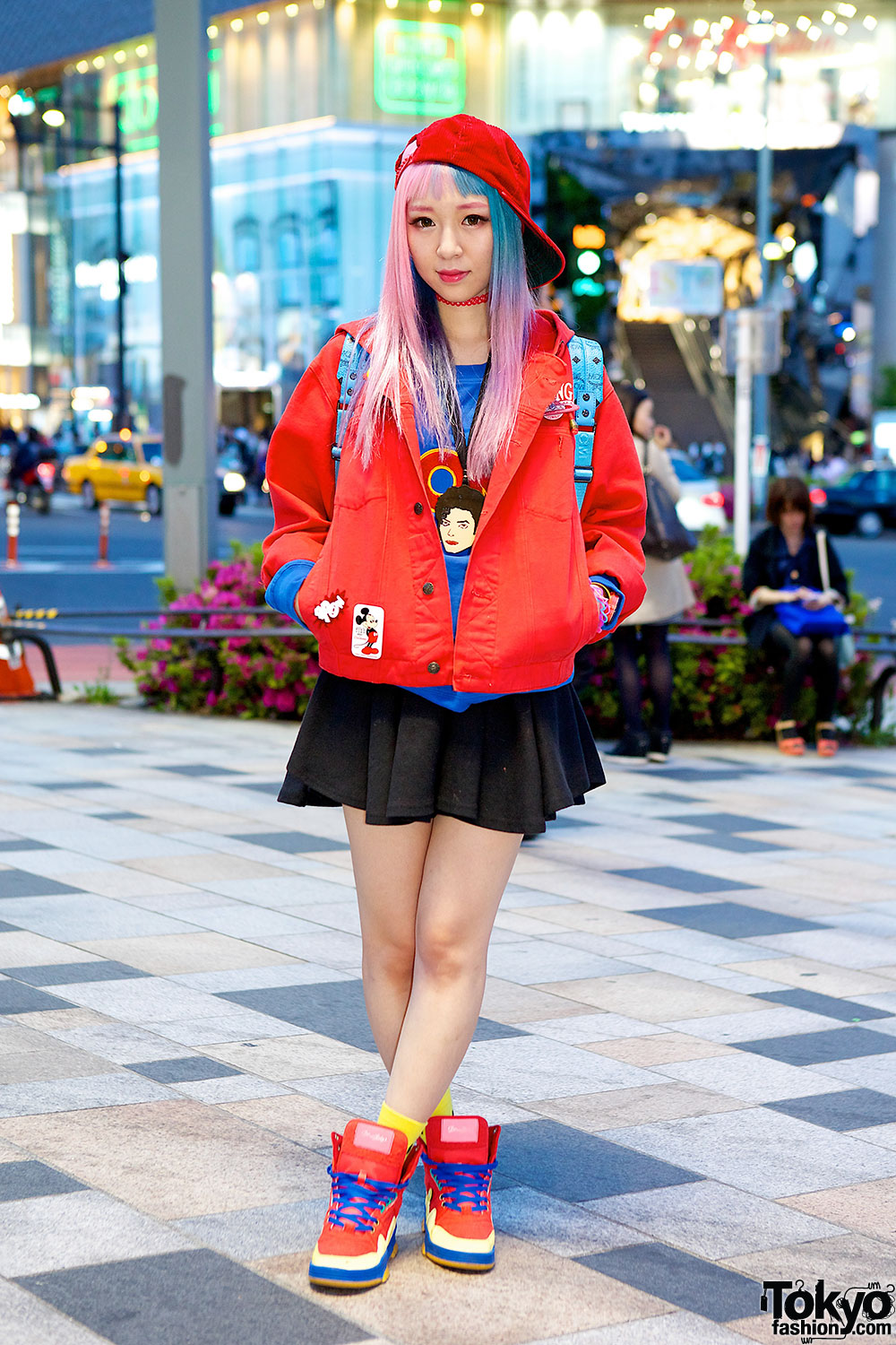 Eva Cheung in Harajuku w/ Pink-Blue Hair, Dee & Ricky Sneakers ...