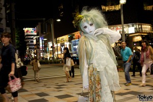 Shironuri Style on the street in Harajuku