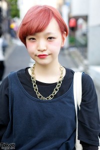 Red Hair & Chain Necklace in Harajuku
