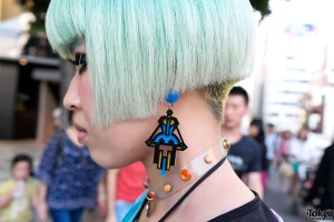 Mint Green Hair & Vive Vagina Earring