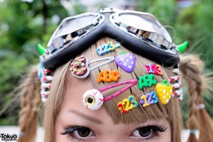 Decora Hair Clips & Skeleton Hands