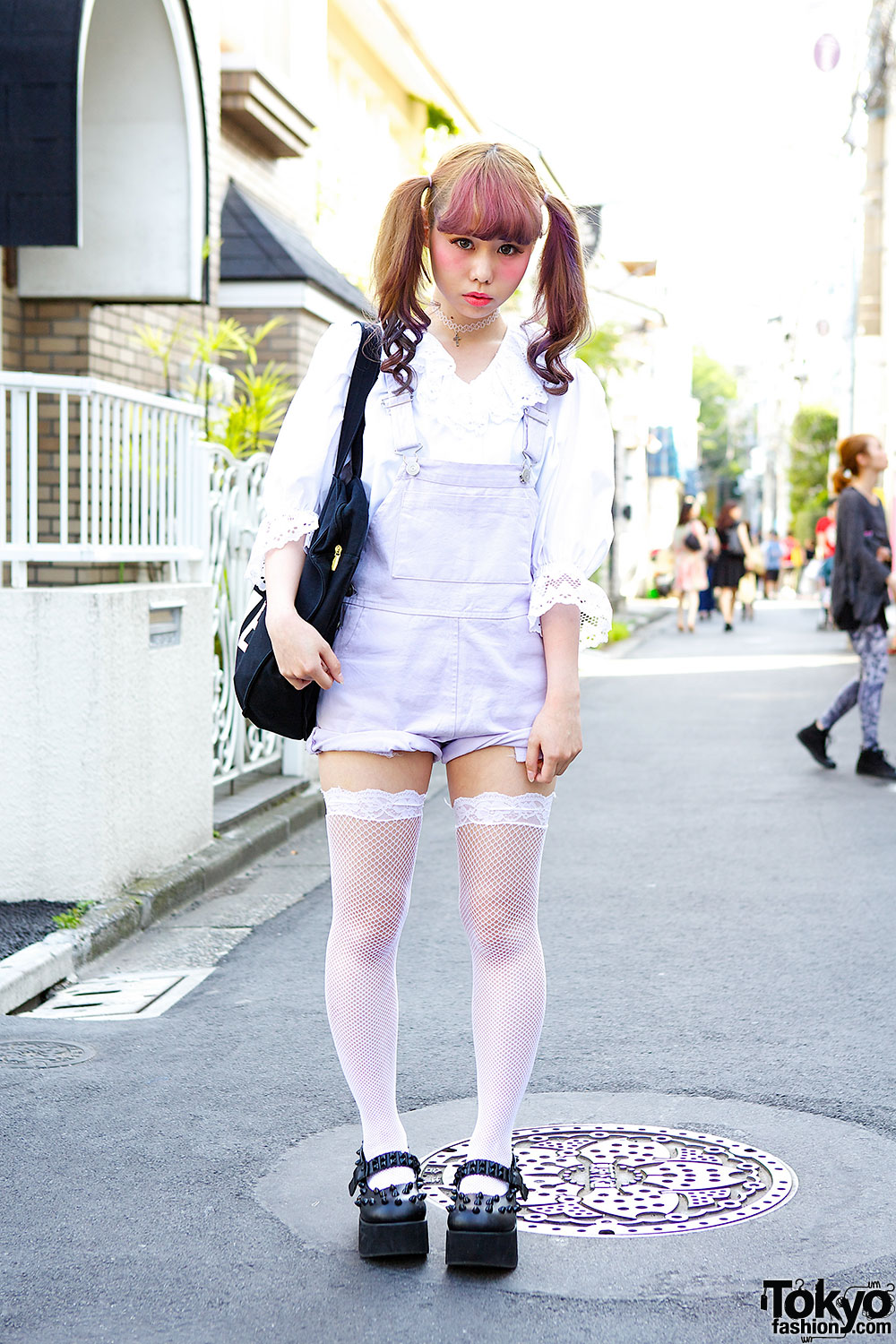 Kawaii Harajuku Style w/ Ombre Twintails, Fishnet Thigh Highs & Candy ...