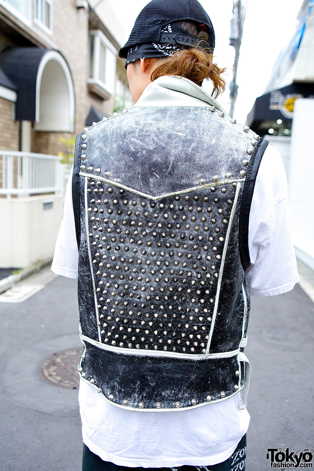 Studded Blackmeans vest – Tokyo Fashion