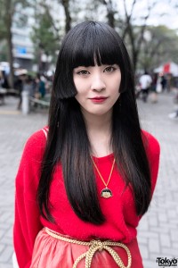 Oversized Sweater & Black Hair in Tokyo