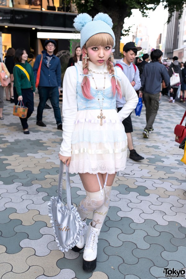 Harajuku Kawaii Style w/ Pompom Beanie, Milk Skirt & Katie Heart Bag