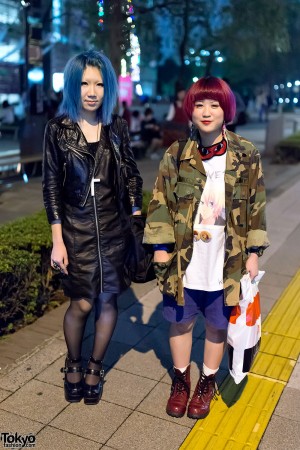 Blue Hair & Leather vs. Red Hair & Camo on the Street in Shinjuku ...