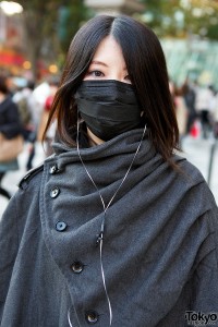 Sixh Buttoned Cape & Mask