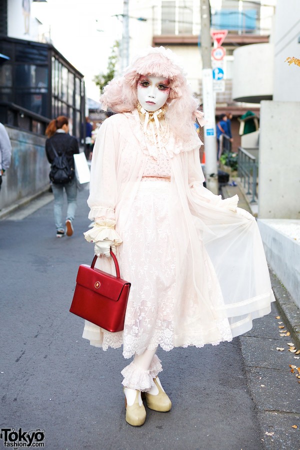 Shironuri Minori’s Pastel Pink Hair & Fashion in Harajuku