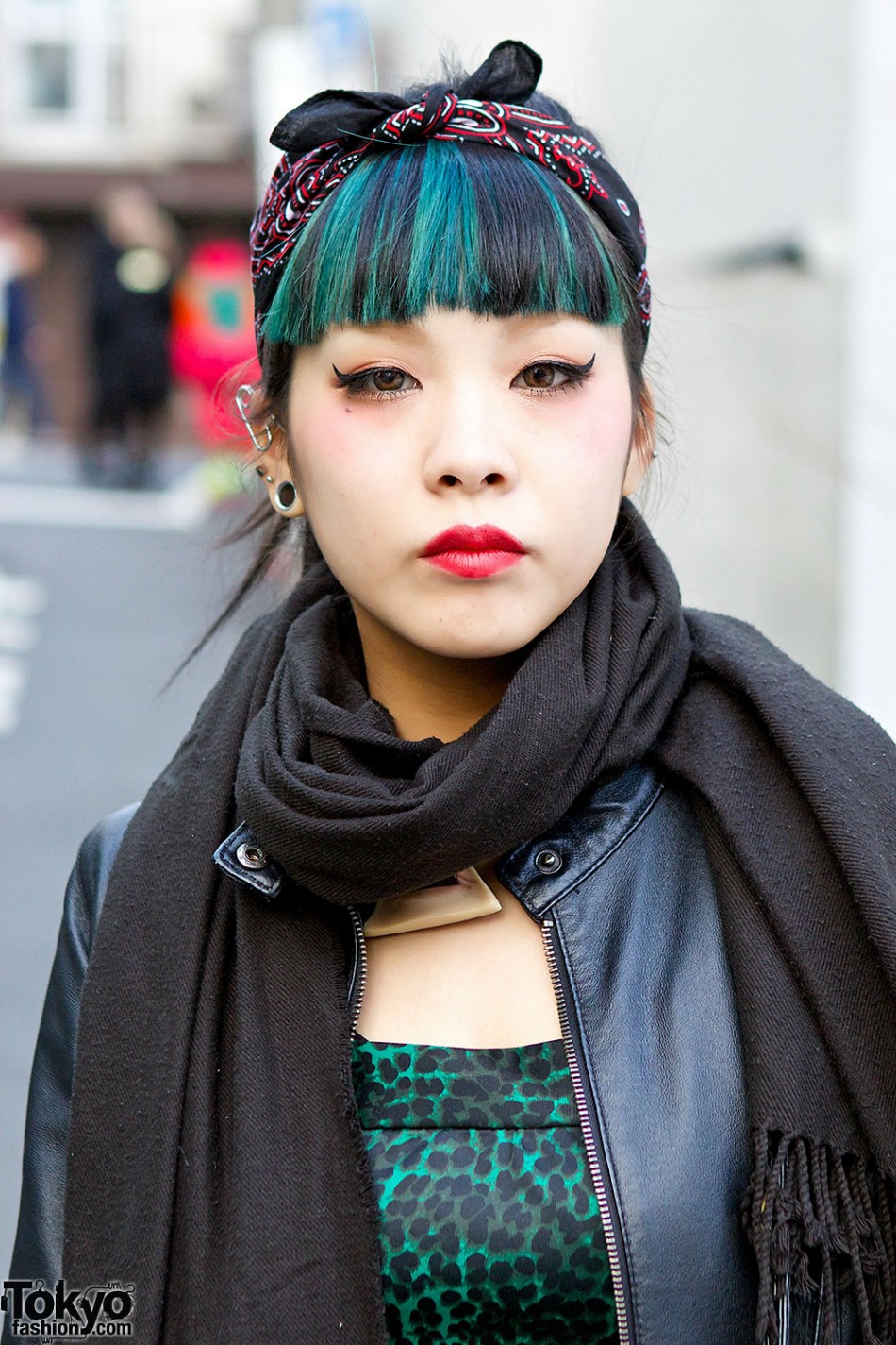 Green Hair, Eye-Spikes Bag, Gauged Ear & Demonia Boots in Harajuku ...