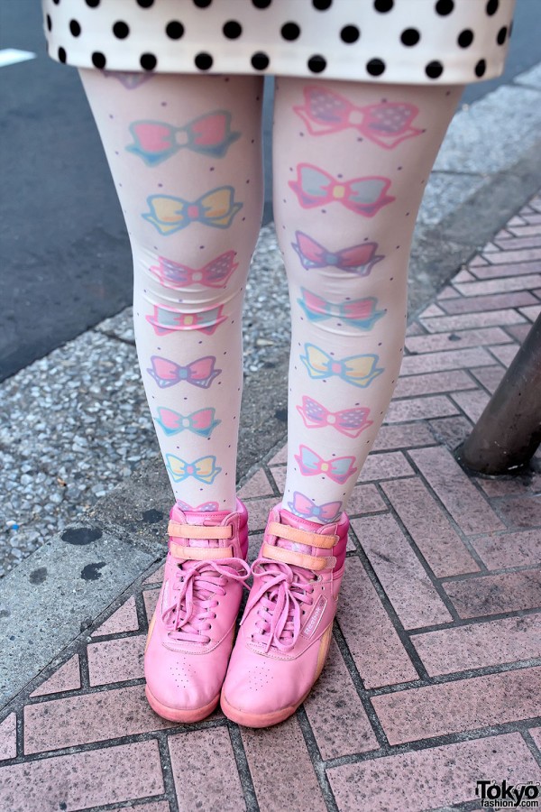 Kawaii Spank Bow Tights & Pink Sneakers