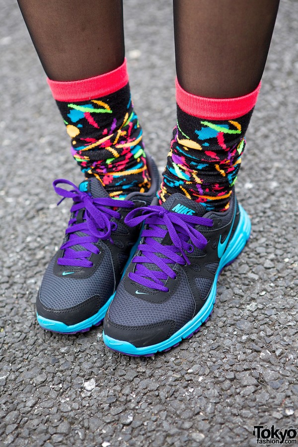 Nike Sneakers & Colorful Socks