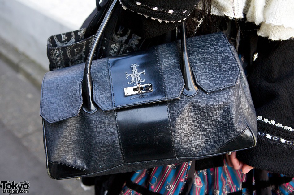 Harajuku Gothic Lolita w/ Frill Fashion, Artherapie Bag & Yosuke Heels ...