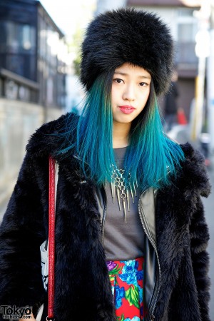 Blue Ombre Hair, Faux Fur Coat & Spiked Necklace in Harajuku – Tokyo ...