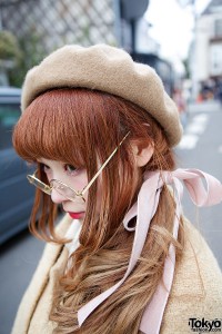 Round Sunglasses & Beret