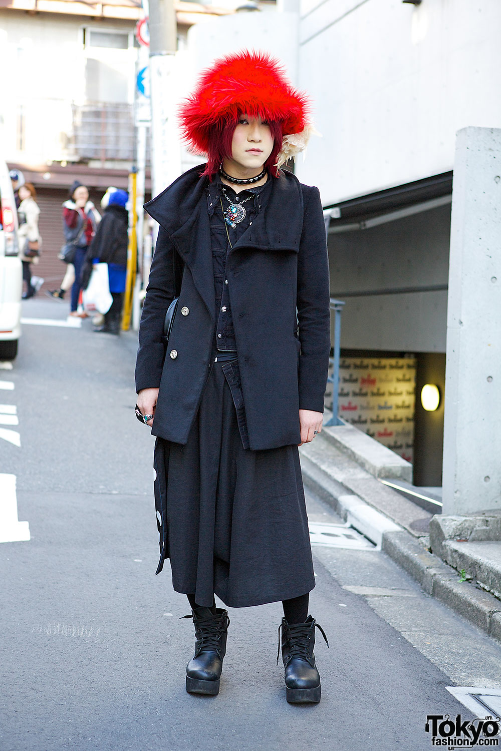 All Black AnkoRock & Algonquins Outfit w/ Red Hat in Harajuku – Tokyo ...