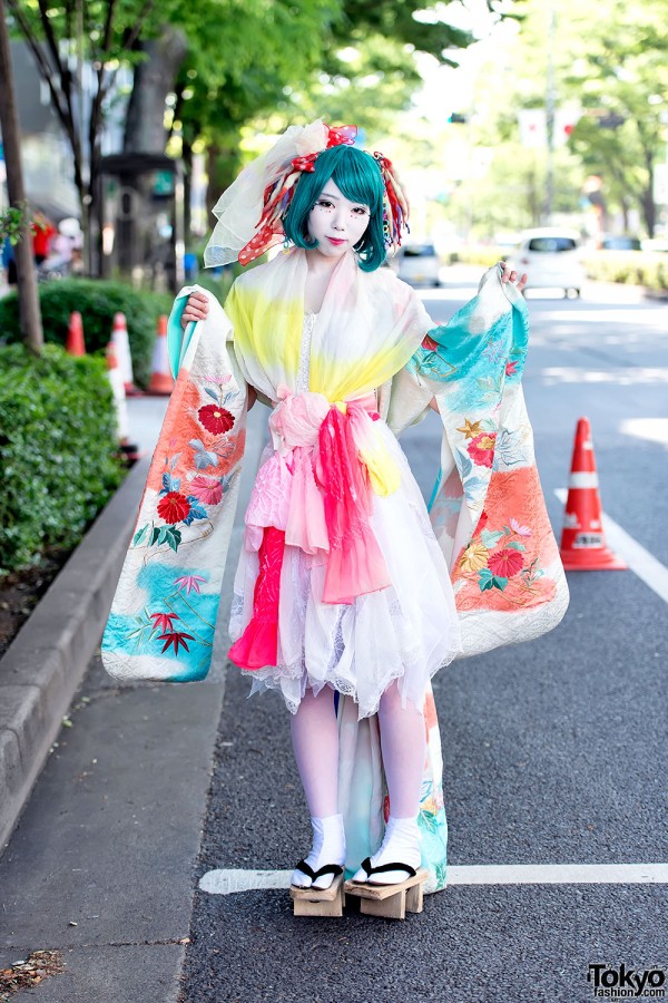 Harajuku Shironuri w/ Colorful Kimono Sleeve Dress & Geta