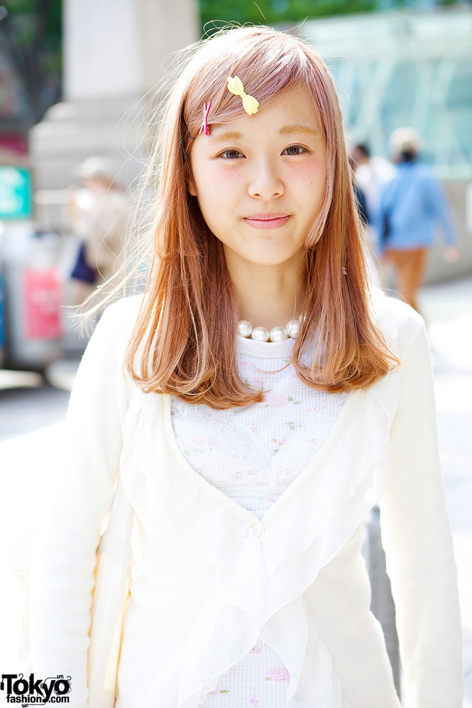 Harajuku Girls w/ Rocking Horse Shoes, The Virgins Top & Strawberry ...