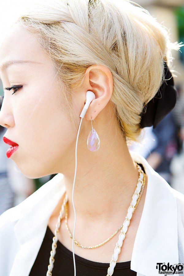 Red Lipstick & Drop Earrings