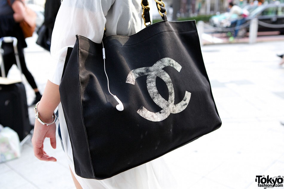 “Chanel Loves Me” T-Shirt, Sheer Top & Cutout Platforms in Harajuku ...