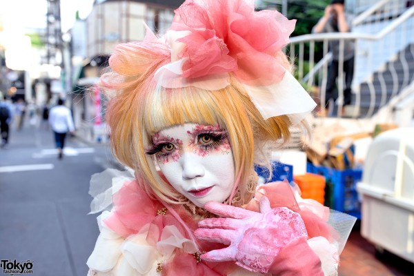 Minori's Chiffon & Lace Shironuri Style