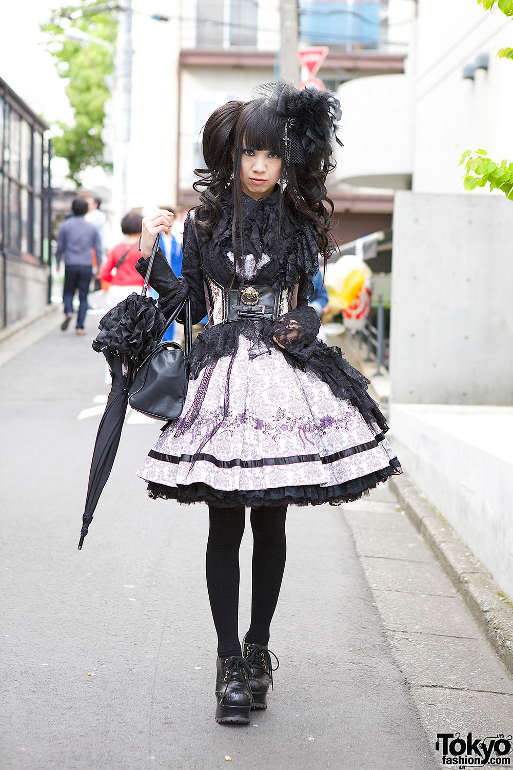 Harajuku Gothic Lolita in h.NAOTO, Frill, Hangry & Angry