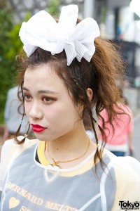 High Ponytail & Bow