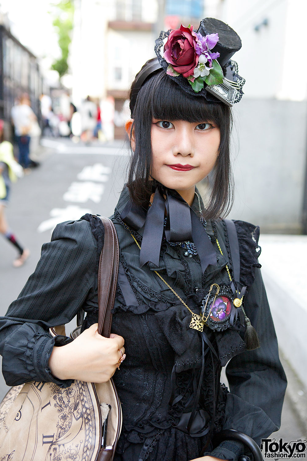 Gothic Lolita Fashion in Harajuku w/ H.Naoto, Axes Femme, Baby The Stars  Shine Bright, Victorian Maiden, Abilletage, Yosuke & Artherapie – Tokyo  Fashion