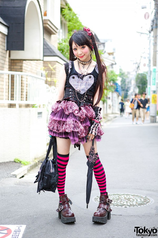Gothic Harajuku Girl w/ Twin Tails, h.NAOTO Corset & Algonquins Tutu