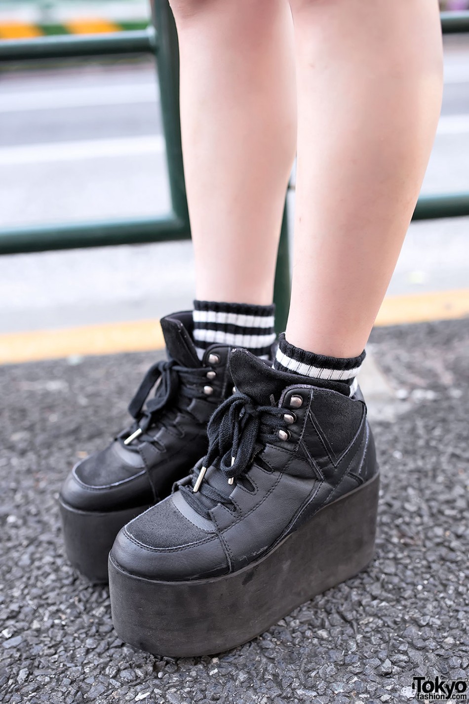 Yellow Bob Hairstyle, Guns N’ Roses T-shirt & YRU Platforms in Harajuku ...