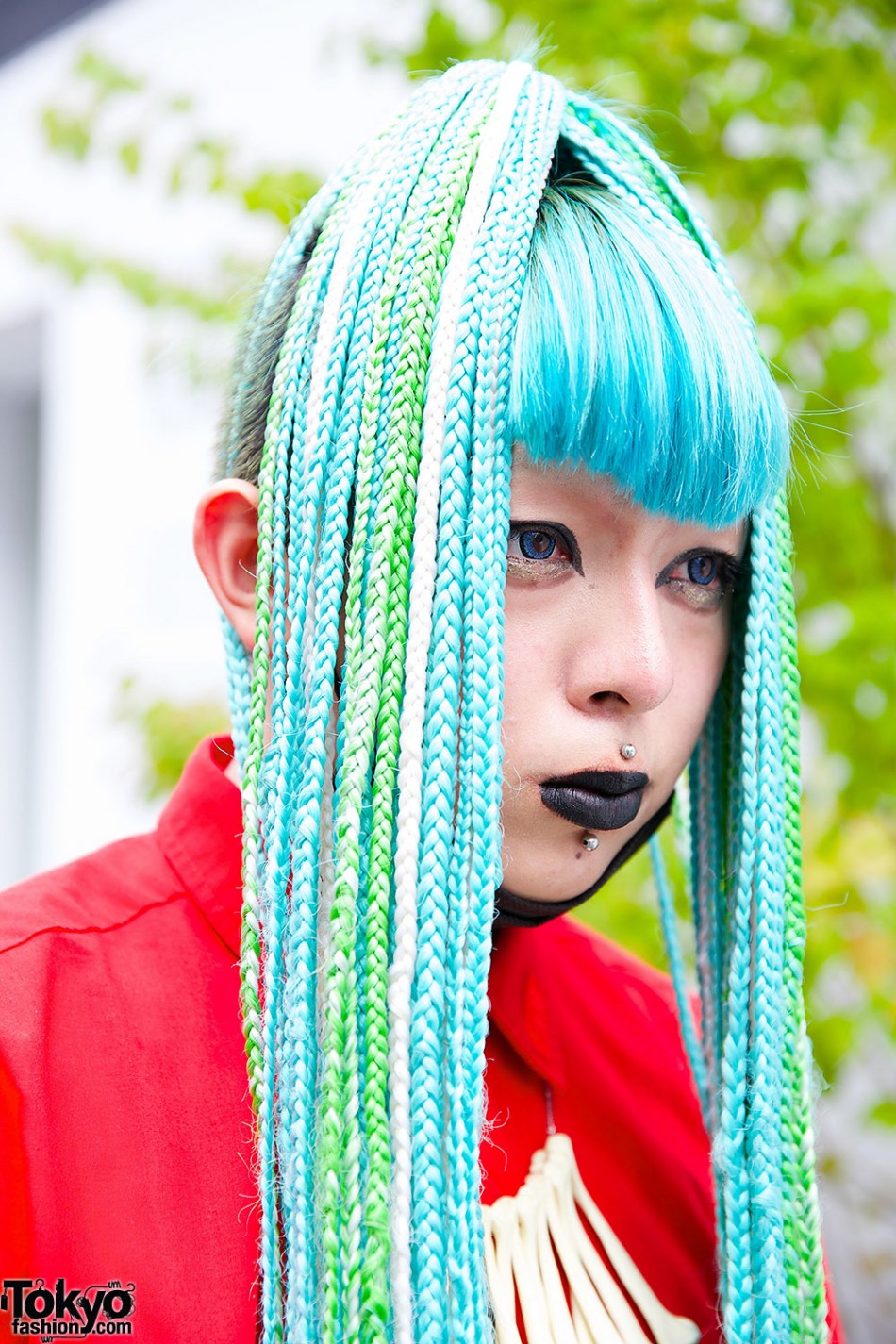 Blue-Haired Brooke Candy Fan in Harajuku w/ Long Clothing, Damage & YRU ...