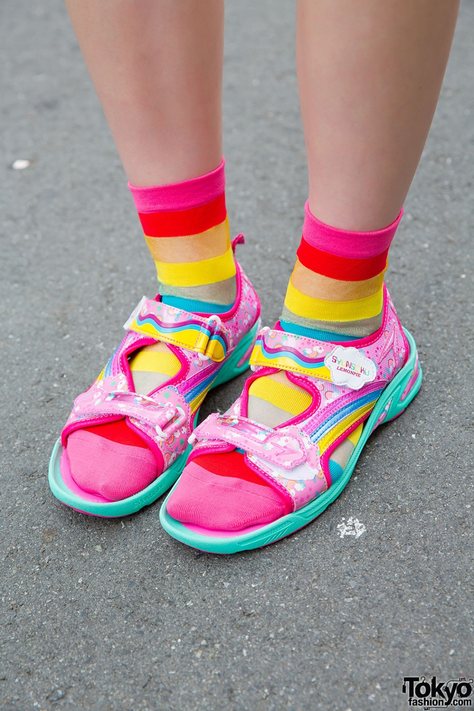 Harajuku Sisters in Colorful Disney Fashion w/ 6%DokiDoki, Angelic ...