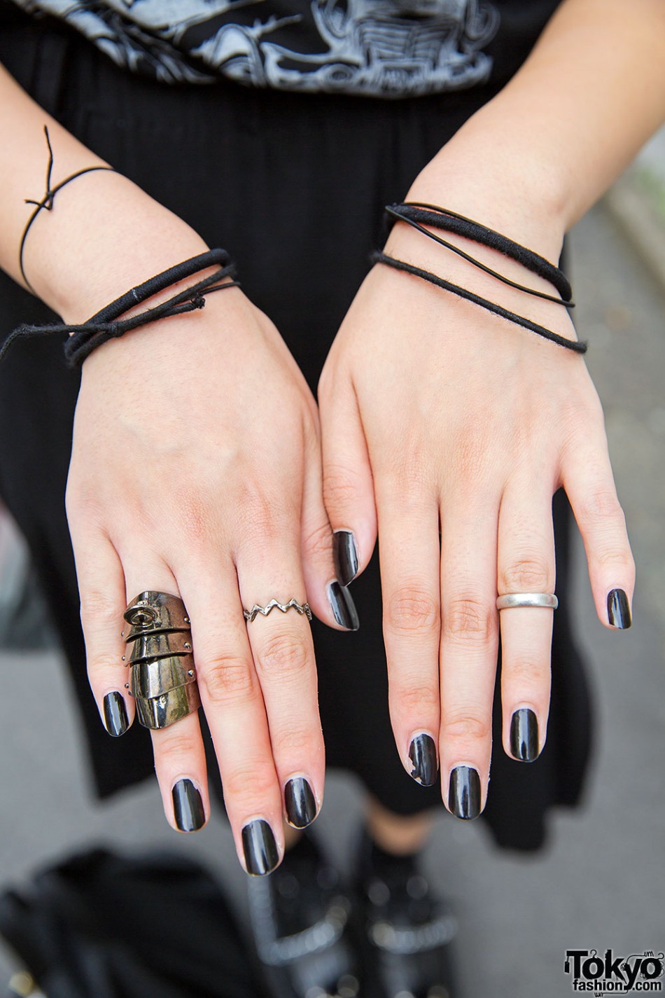 All Black Fashion, Black Lipstick & Chain Platform Creepers in Harajuku