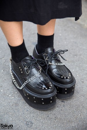 All Black Fashion, Black Lipstick & Chain Platform Creepers in Harajuku ...