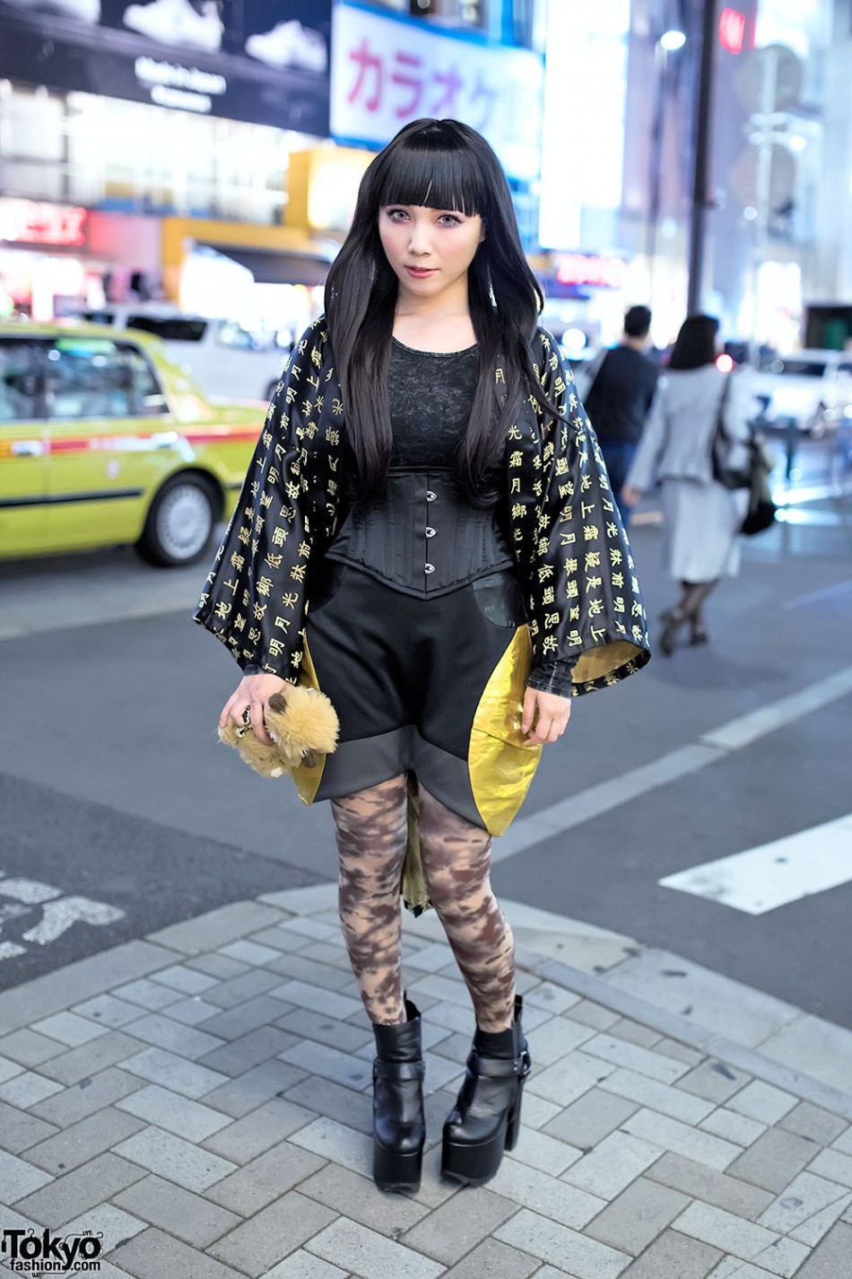 Harajuku Girl w/ Kanji Print, Beauty:Beast Bag, Corset & YRU Platforms ...