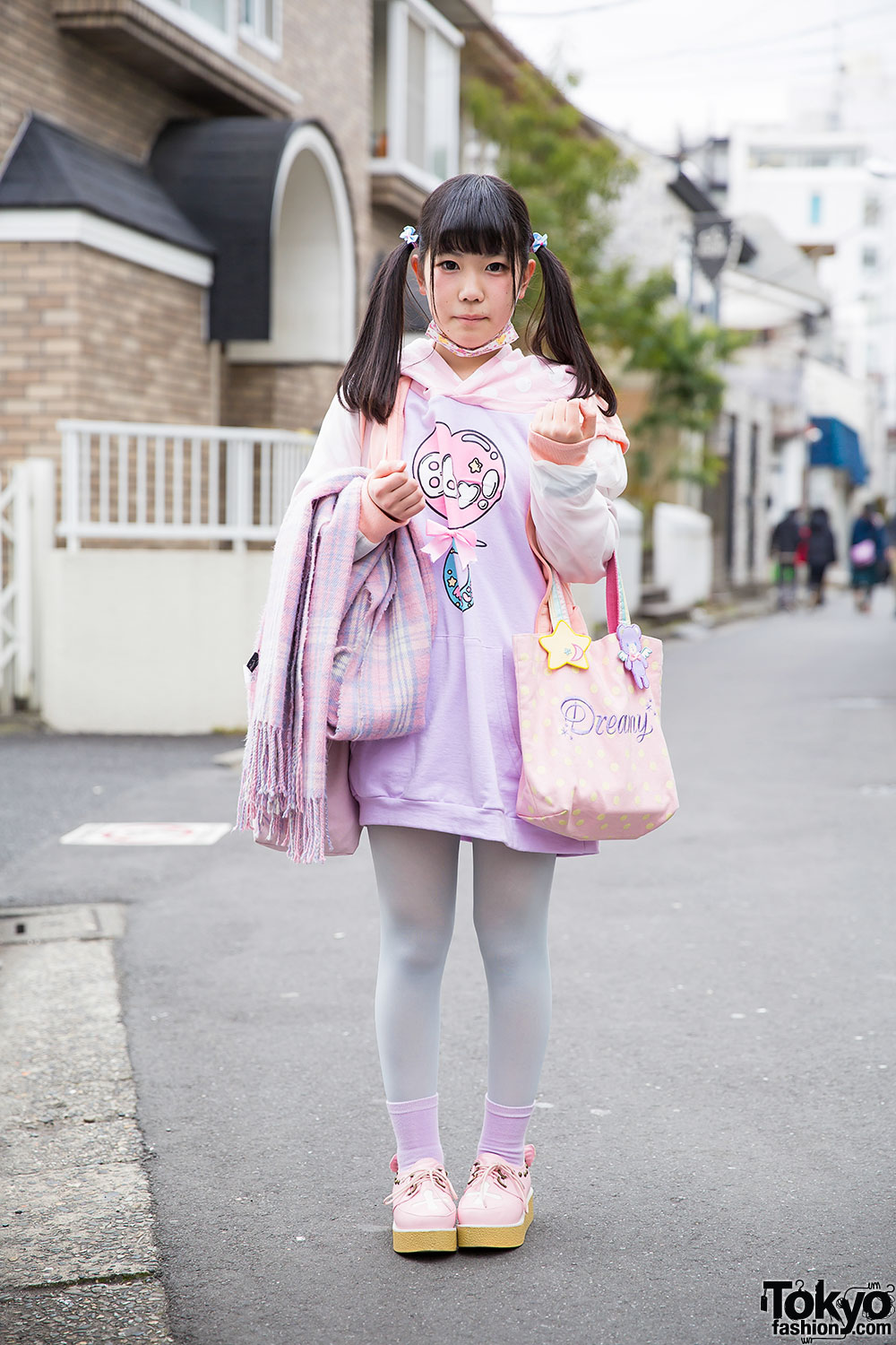 Twin Tails w/ Pastel Milklim & Swimmer Fashion in Harajuku ...