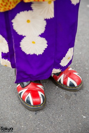 Kimono w/ Vivienne Westwood Heart Bag & Dr. Martens in Harajuku – Tokyo ...