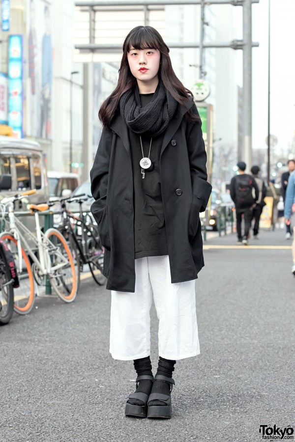 Monochrome Resale Style w/ Culottes & Platform Sandals in Harajuku