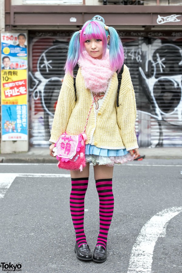 Ahoge & Pastel Twintails in Harajuku w/ Sweater, Striped Socks & Loafers