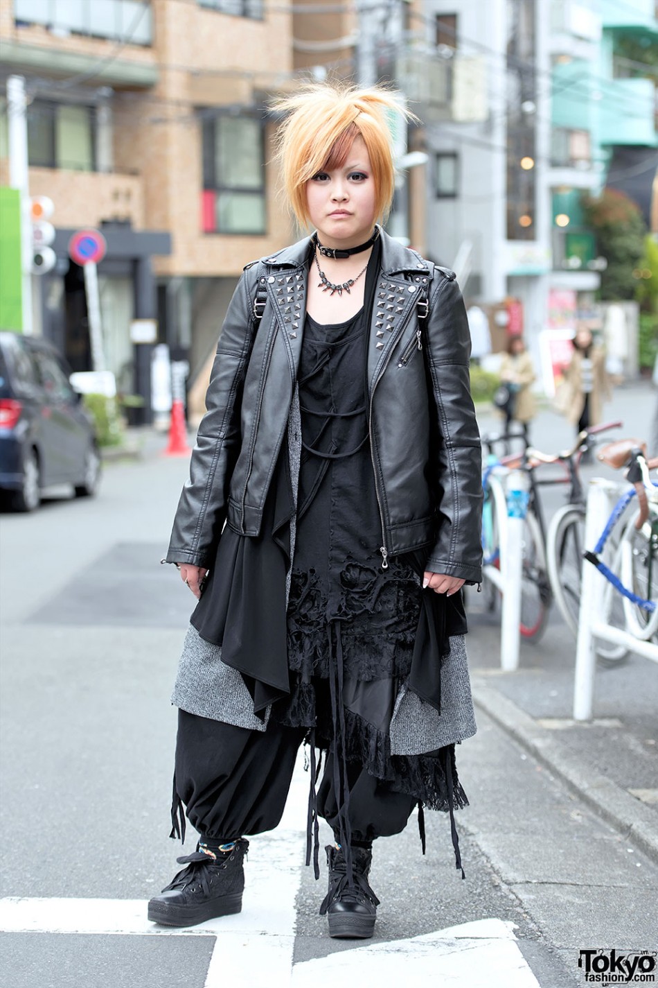 The GazettE Fan in Harajuku w/ All-Black Sex Pot Revenge & Monomania ...