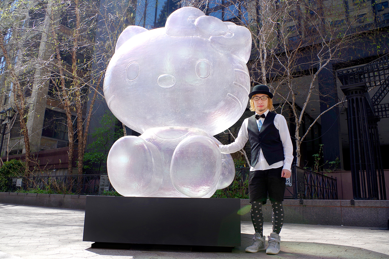 Sebastian Masuda’s Giant Hello Kitty Sculpture Lands in New York City