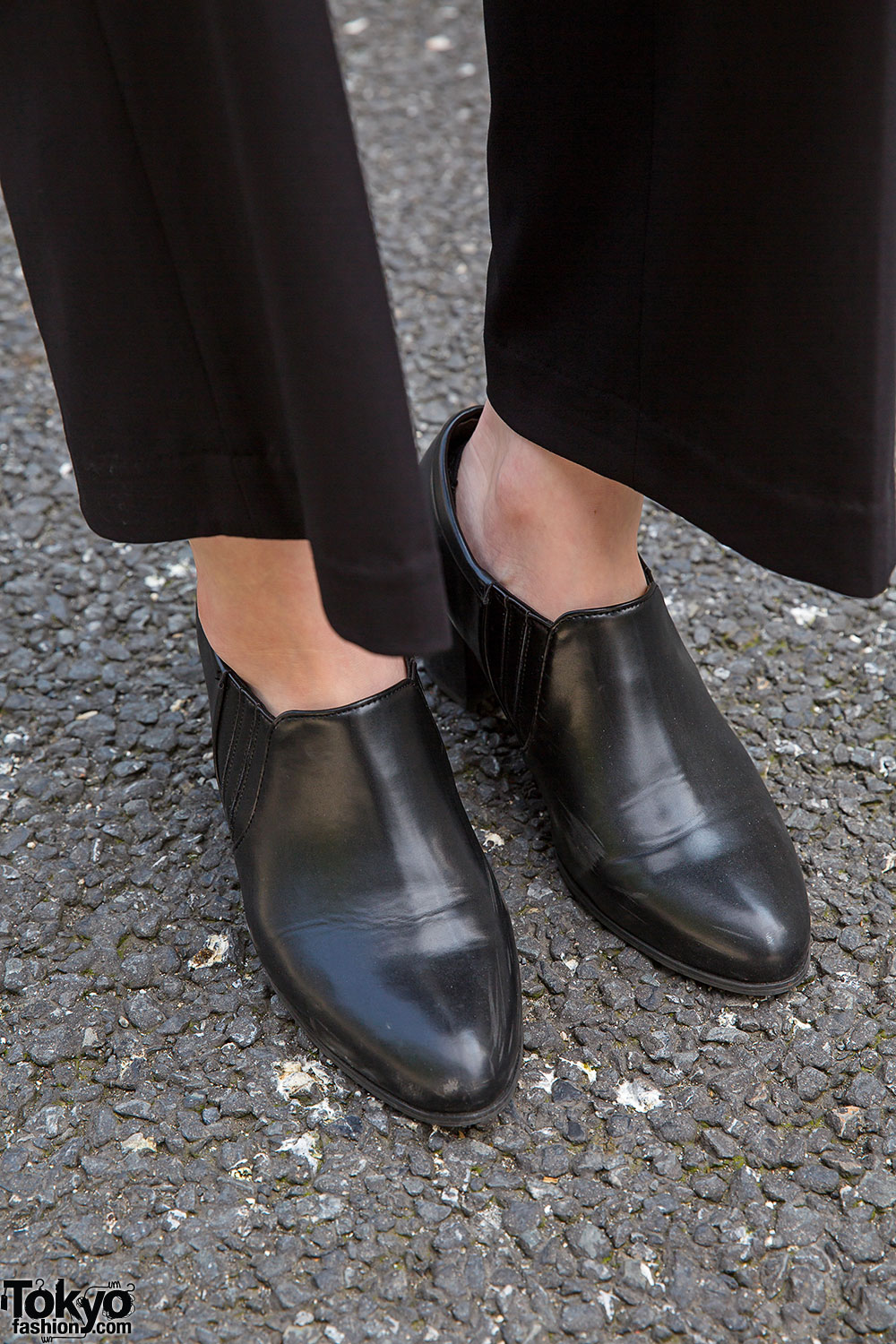 Harajuku Girl in Wide Leg Pants w/ Bucket Bag & Ankle Boots – Tokyo Fashion