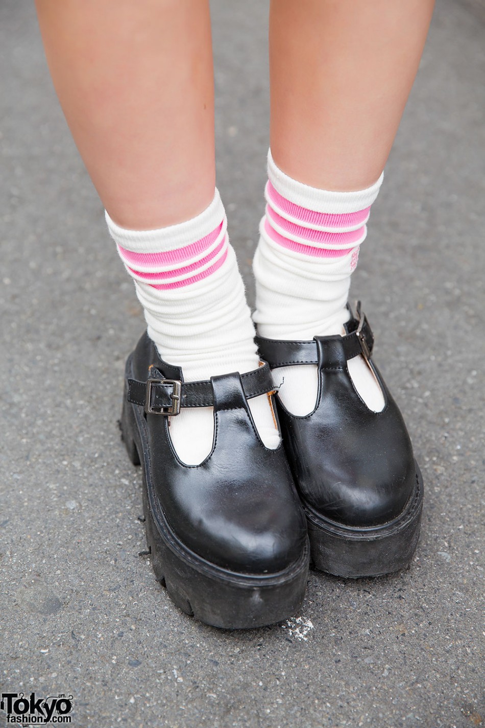 Peco Club Girls in Harajuku w/ Matching Bubbles Plaid Skirts – Tokyo ...