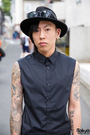 Tattooed Harajuku Guy in Black w/ Oz Abstract Jewelry, Ksubi Jeans & Dr ...