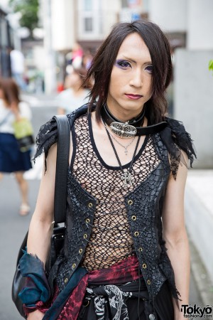 Visual Kei Fans in Harajuku w/ h.NAOTO, Chrome Hearts, Yosuke & New ...