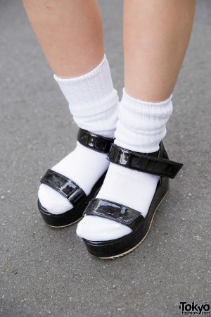 Harajuku Girls in Fig&Viper w/ Platform Sandals & Clutches – Tokyo Fashion