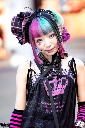 Harajuku Girl w/ Piercings, Pink-Blue Hair, h.NAOTO, Putumayo & Winged ...