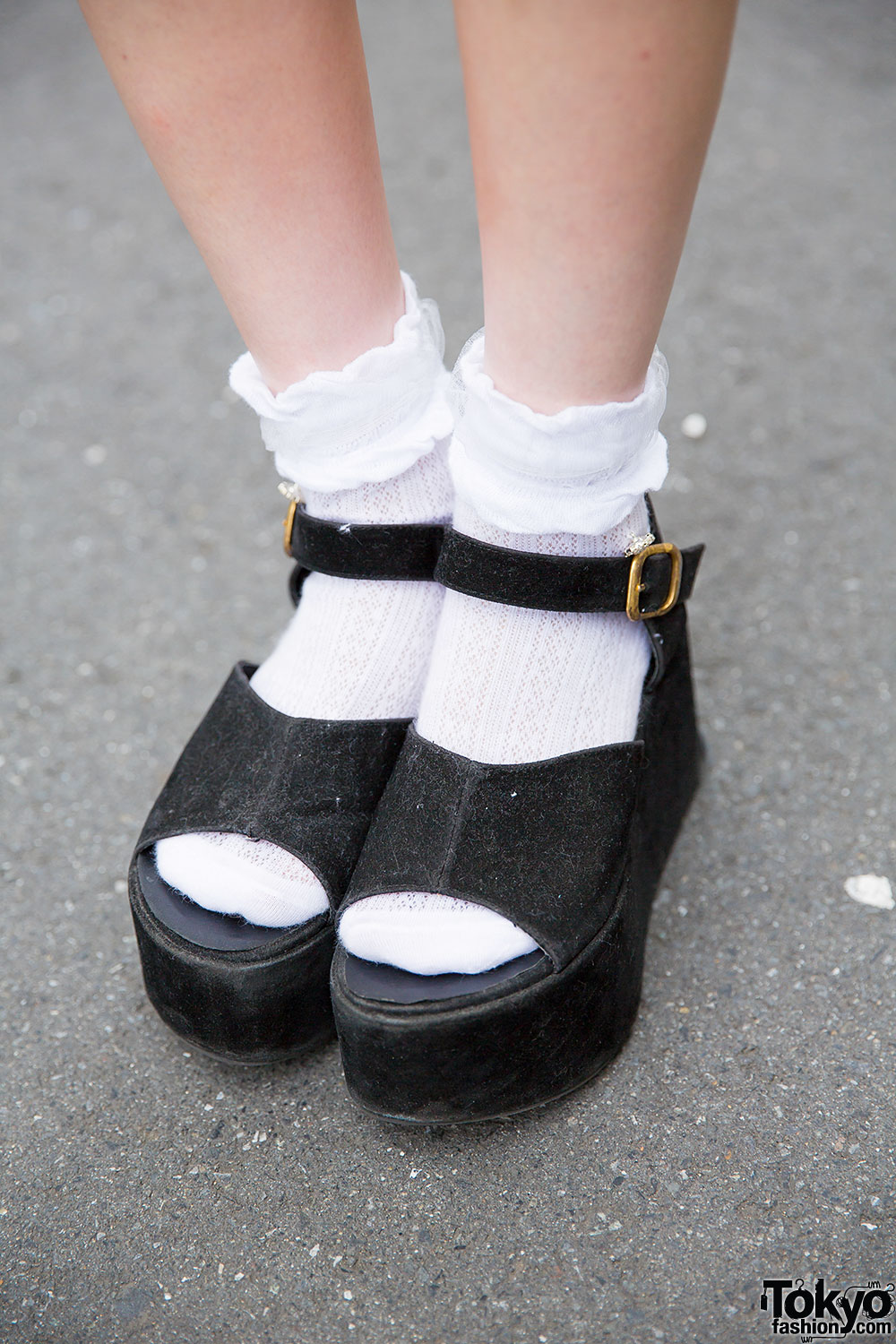 Harajuku Girls in Platform Shoes w/ Miauler Mew, Ingni & One Spo